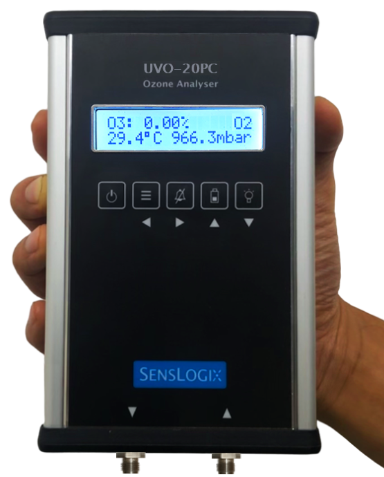 UVO-20PC handheld_port2