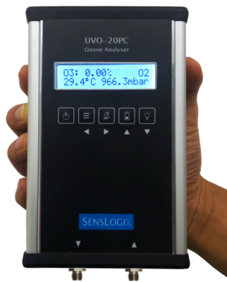 UVO-20PC handheld_port2